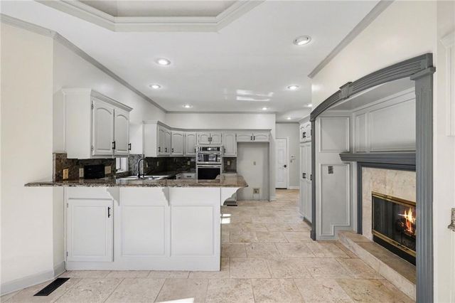 1130 NW Arrowhead Trail, Blue Springs, MO 64015