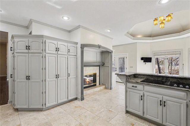 1130 NW Arrowhead Trail, Blue Springs, MO 64015