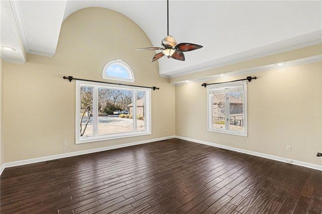 1130 NW Arrowhead Trail, Blue Springs, MO 64015