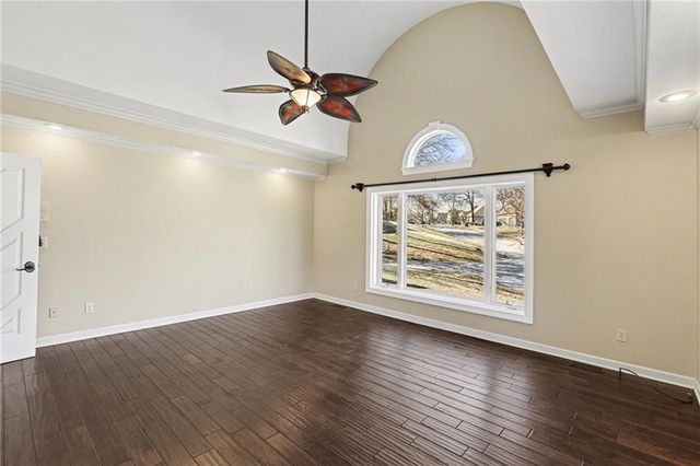 1130 NW Arrowhead Trail, Blue Springs, MO 64015