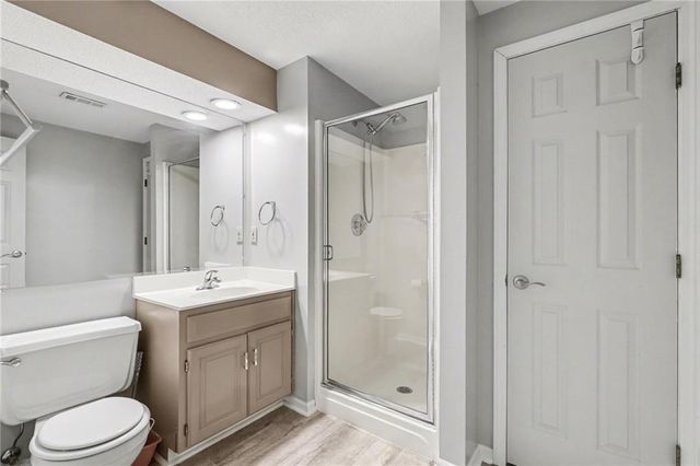 1130 NW Arrowhead Trail, Blue Springs, MO 64015