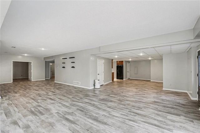 1130 NW Arrowhead Trail, Blue Springs, MO 64015