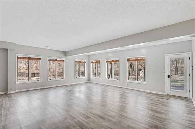 1130 NW Arrowhead Trail, Blue Springs, MO 64015