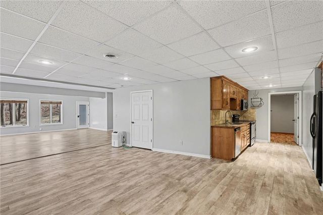 1130 NW Arrowhead Trail, Blue Springs, MO 64015