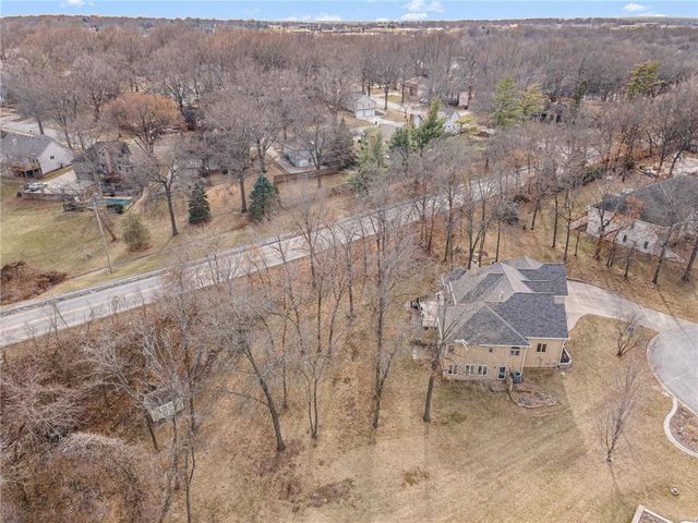 1130 NW Arrowhead Trail, Blue Springs, MO 64015