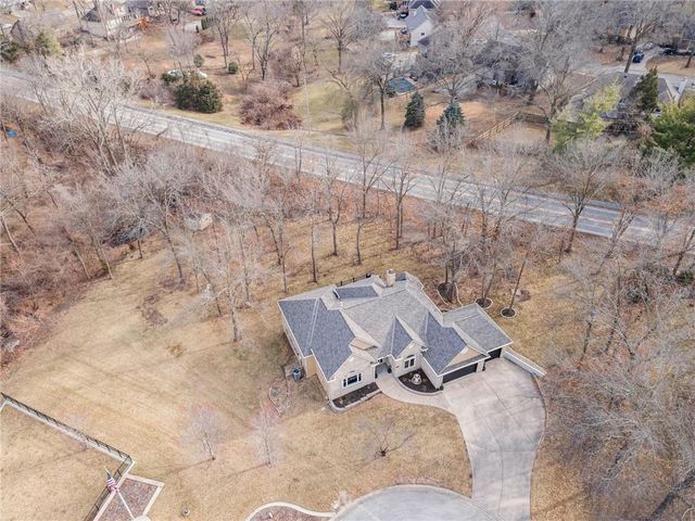 1130 NW Arrowhead Trail, Blue Springs, MO 64015