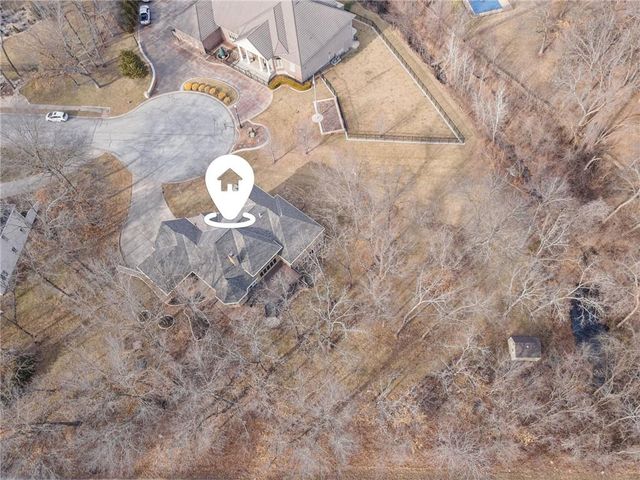 1130 NW Arrowhead Trail, Blue Springs, MO 64015