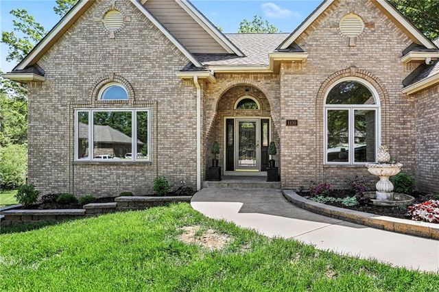 1130 NW Arrowhead Trail, Blue Springs, MO 64015