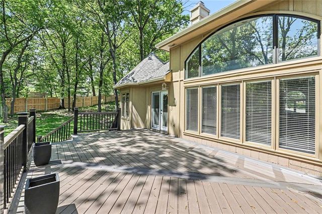 1130 NW Arrowhead Trail, Blue Springs, MO 64015