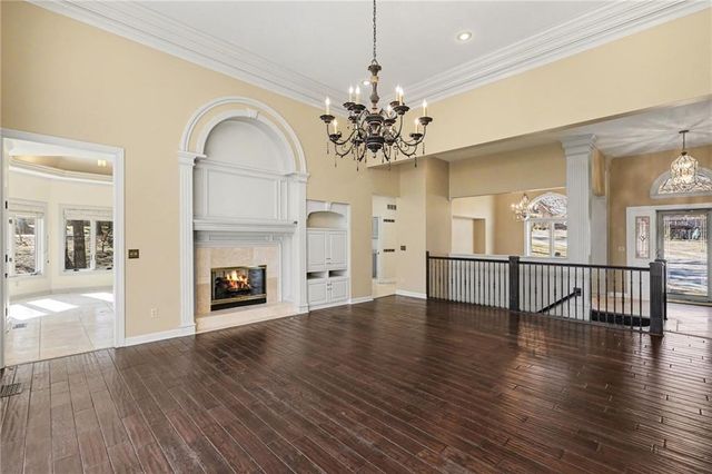 1130 NW Arrowhead Trail, Blue Springs, MO 64015