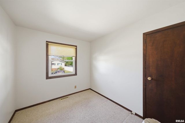 230 DEVRON Circle, East Peoria, IL 61611