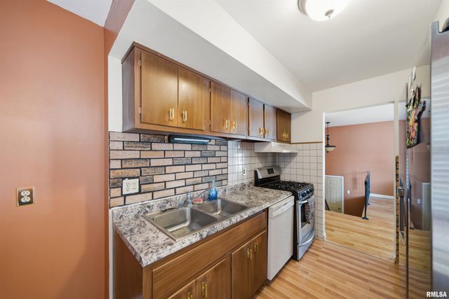 230 DEVRON Circle, East Peoria, IL 61611
