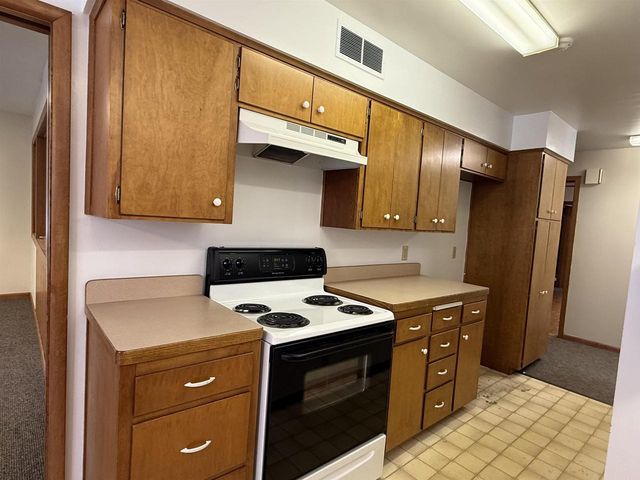 705 S Buchanan Street, Prairie Du Chien, WI 53821