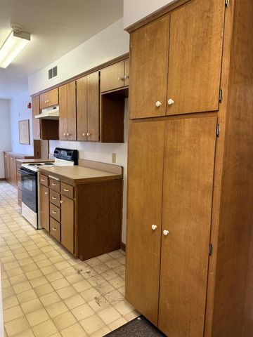 705 S Buchanan Street, Prairie Du Chien, WI 53821