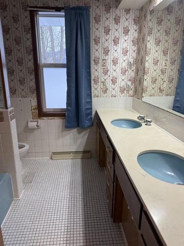 705 S Buchanan Street, Prairie Du Chien, WI 53821