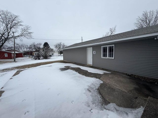 705 S Buchanan Street, Prairie Du Chien, WI 53821