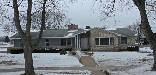 705 S Buchanan Street, Prairie Du Chien, WI 53821