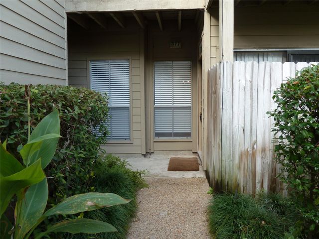 2100 Tanglewilde Street 377, Houston, TX 77063