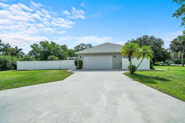 6681 140th Lane N, Palm Beach Gardens, FL 33418