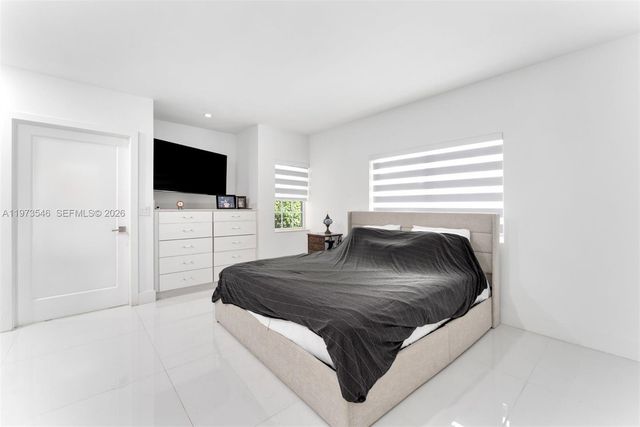 400 SW 24th Rd, Miami, FL 33129