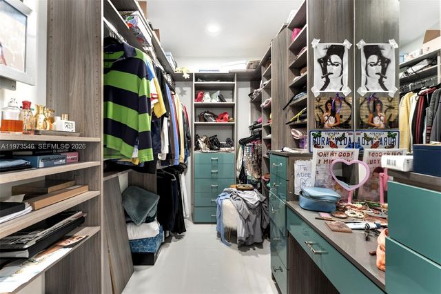 400 SW 24th Rd, Miami, FL 33129