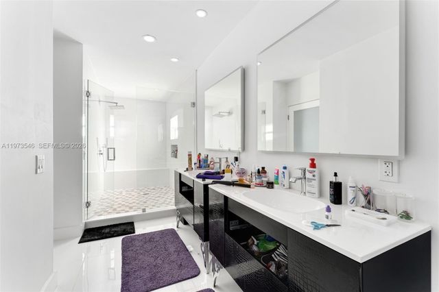 400 SW 24th Rd, Miami, FL 33129