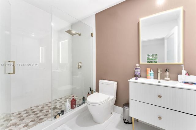 400 SW 24th Rd, Miami, FL 33129