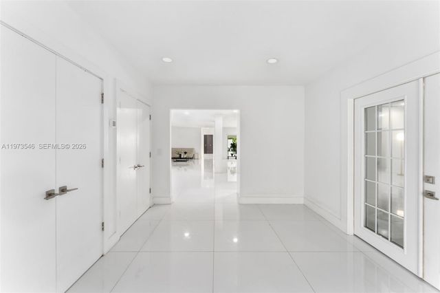 400 SW 24th Rd, Miami, FL 33129