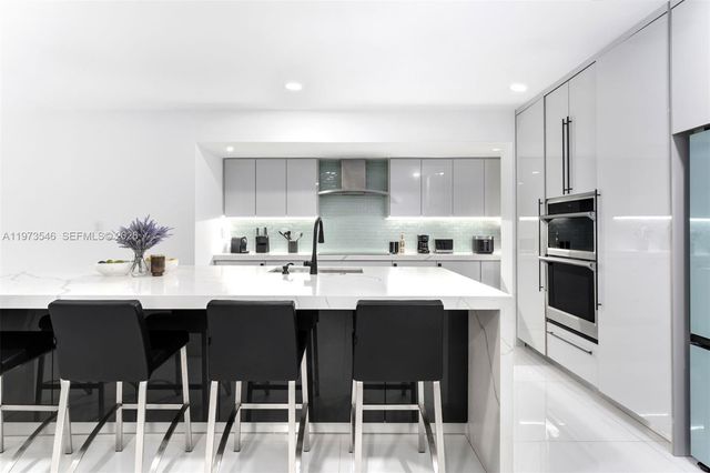 400 SW 24th Rd, Miami, FL 33129