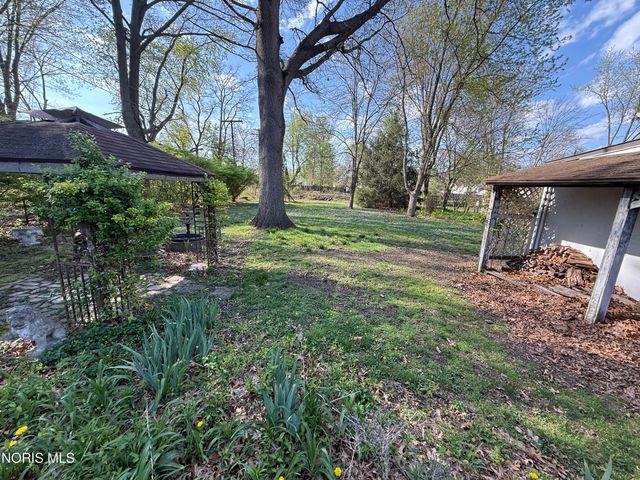 5927 Greenacre Road, Toledo, OH 43615