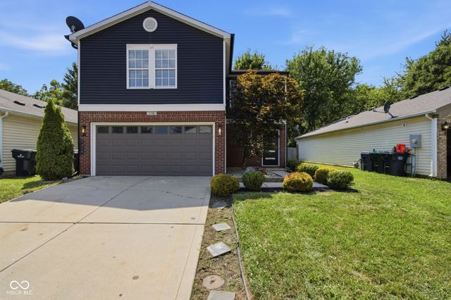 1748 Feather Reed Lane, Greenwood, IN 46143