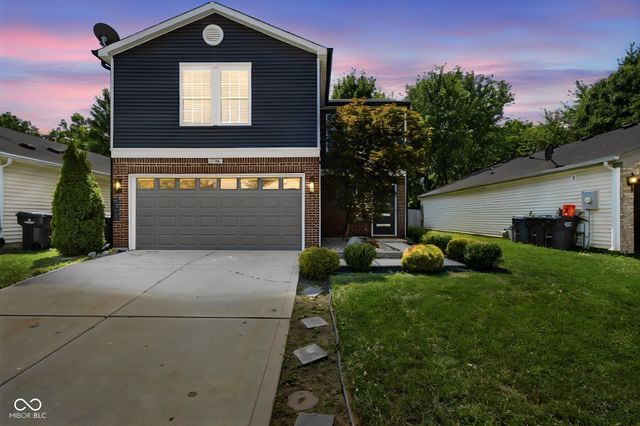 1748 Feather Reed Lane, Greenwood, IN 46143
