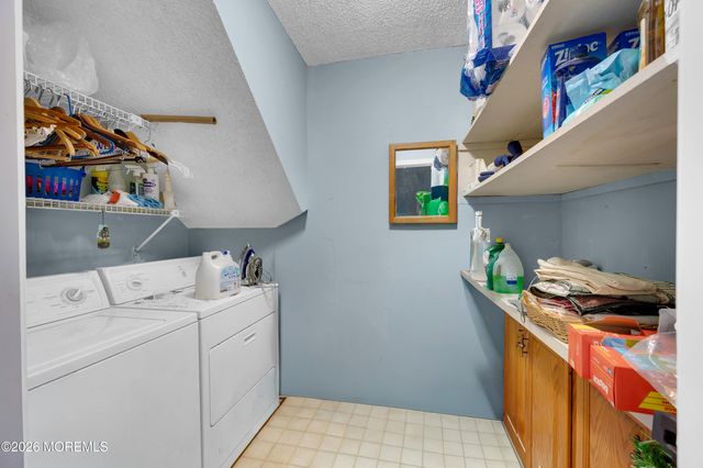 1005 Plimsoll Pt, Lanoka Harbor, NJ 08734