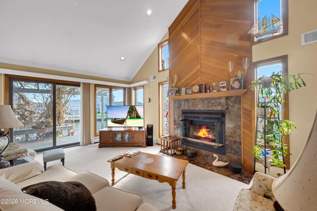 1005 Plimsoll Pt, Lanoka Harbor, NJ 08734