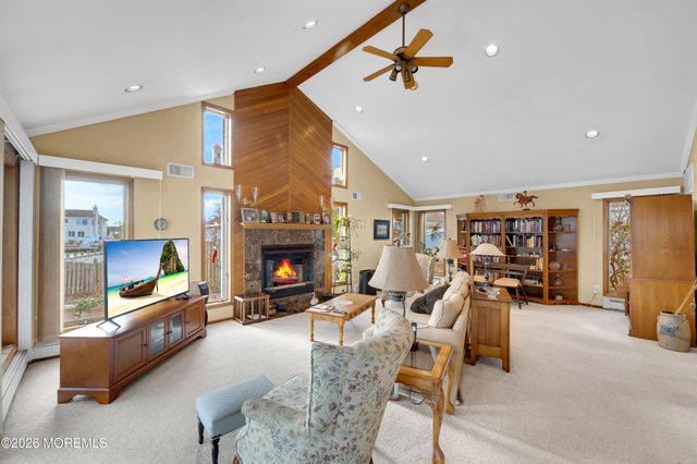 1005 Plimsoll Pt, Lanoka Harbor, NJ 08734