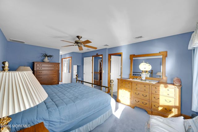 1005 Plimsoll Pt, Lanoka Harbor, NJ 08734