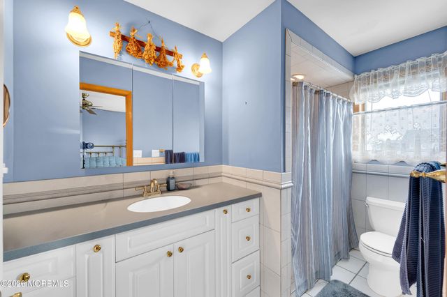 1005 Plimsoll Pt, Lanoka Harbor, NJ 08734