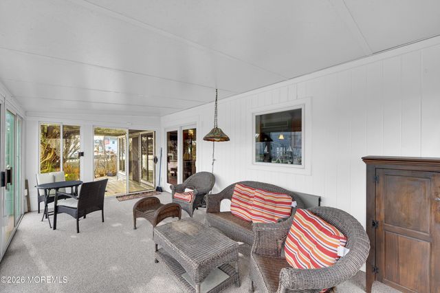 1005 Plimsoll Pt, Lanoka Harbor, NJ 08734