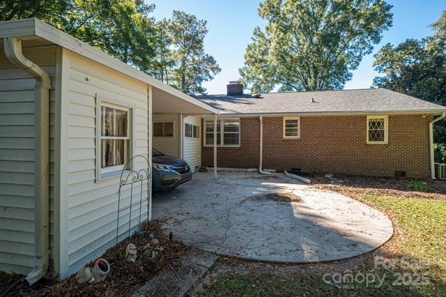 722 Hillcrest Avenue, Gastonia, NC 28052