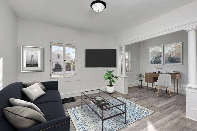 236 W SOUTH PARK AVENUE, Oshkosh, WI 54902