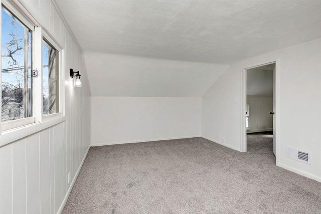 236 W SOUTH PARK AVENUE, Oshkosh, WI 54902