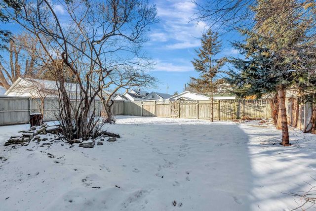 236 W SOUTH PARK AVENUE, Oshkosh, WI 54902