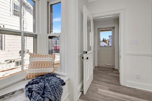 236 W SOUTH PARK AVENUE, Oshkosh, WI 54902