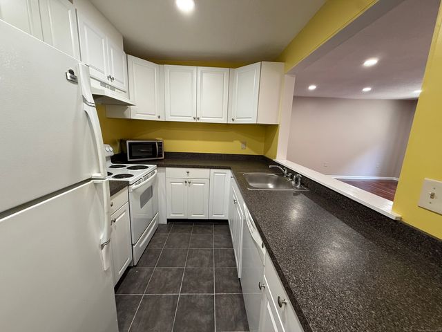 175 Mill Pond Road 215, Hamden, CT 06514