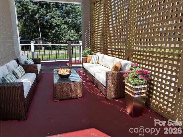 933 W Warren Street, Shelby, NC 28150
