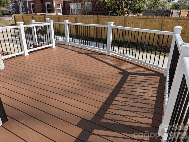 933 W Warren Street, Shelby, NC 28150