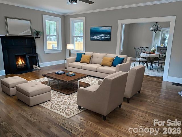 933 W Warren Street, Shelby, NC 28150