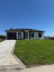 2800 28th ST SW, Lehigh Acres, FL 33976