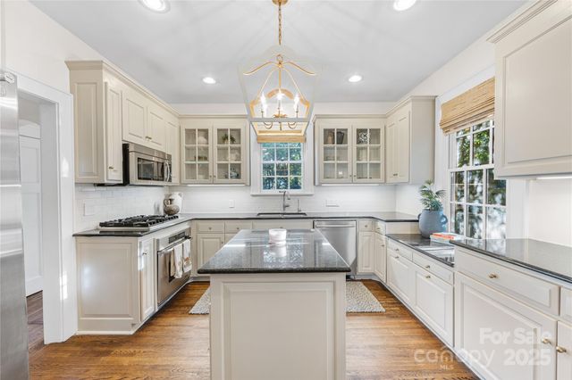 2119 Dilworth Road E, Charlotte, NC 28203