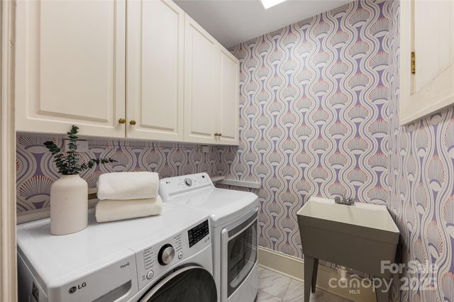 2119 Dilworth Road E, Charlotte, NC 28203